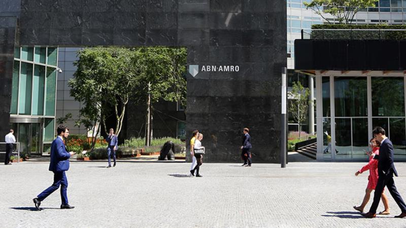 Neobroker de ABN Amro multado con €1.6 millones por pagar a finfluencers