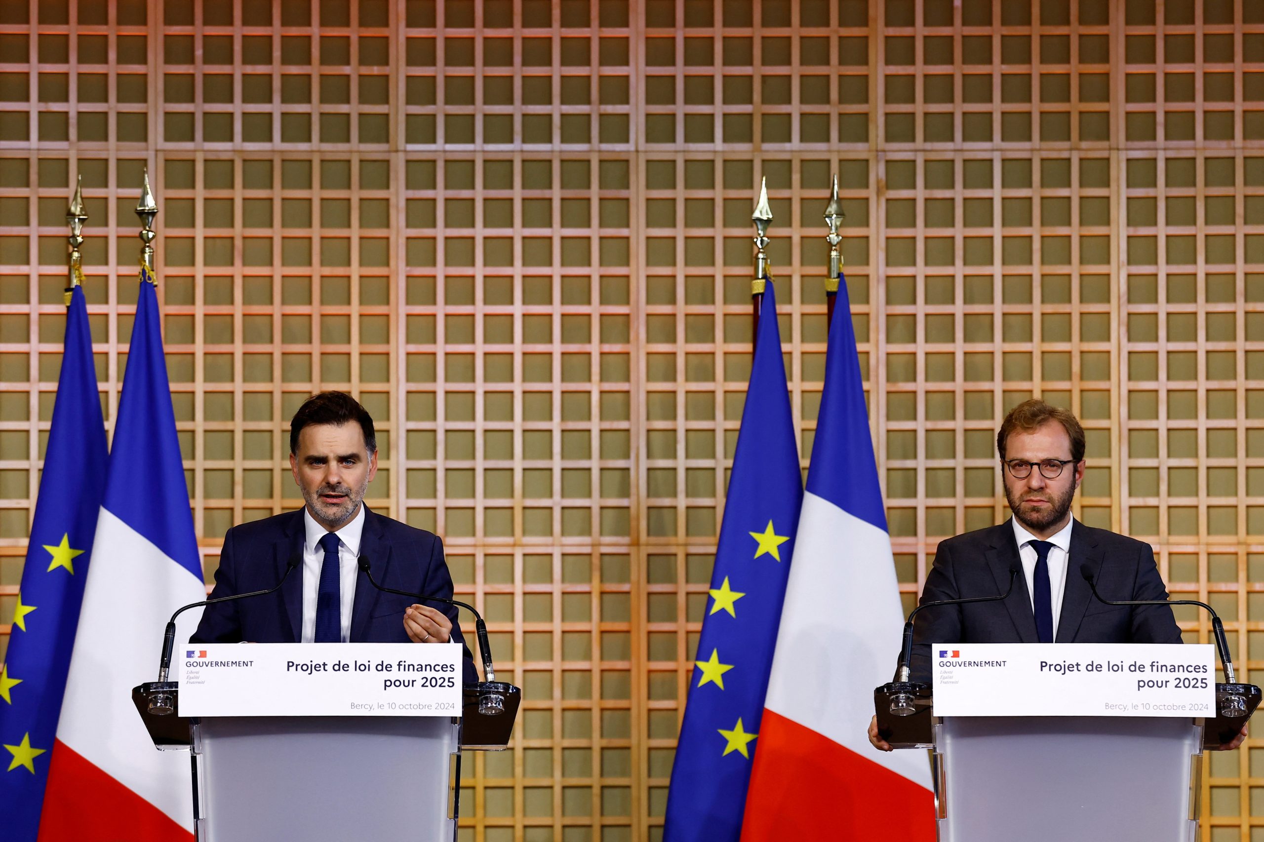 Francia considera eliminar deducción fiscal en pensiones