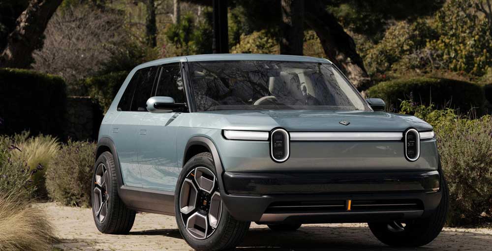 Rivian enfrenta caída en entregas pero mantiene metas para 2025