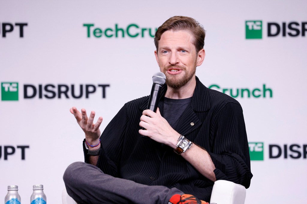 Automattic redefine su rumbo con despidos críticos