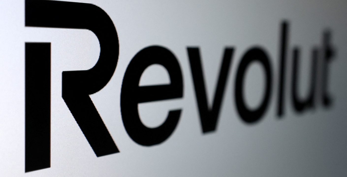 Revolut invierte €1,000 millones en Francia y busca licencia bancaria