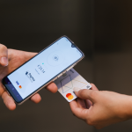 Reino Unido Podría Eliminar Límite en Pagos Contactless: Un Futuro Más Flexible