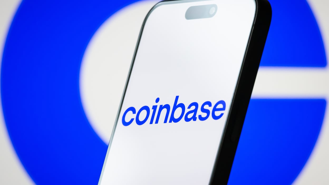 Coinbase enfrenta una brecha de seguridad mientras hackers mueven $45 millones