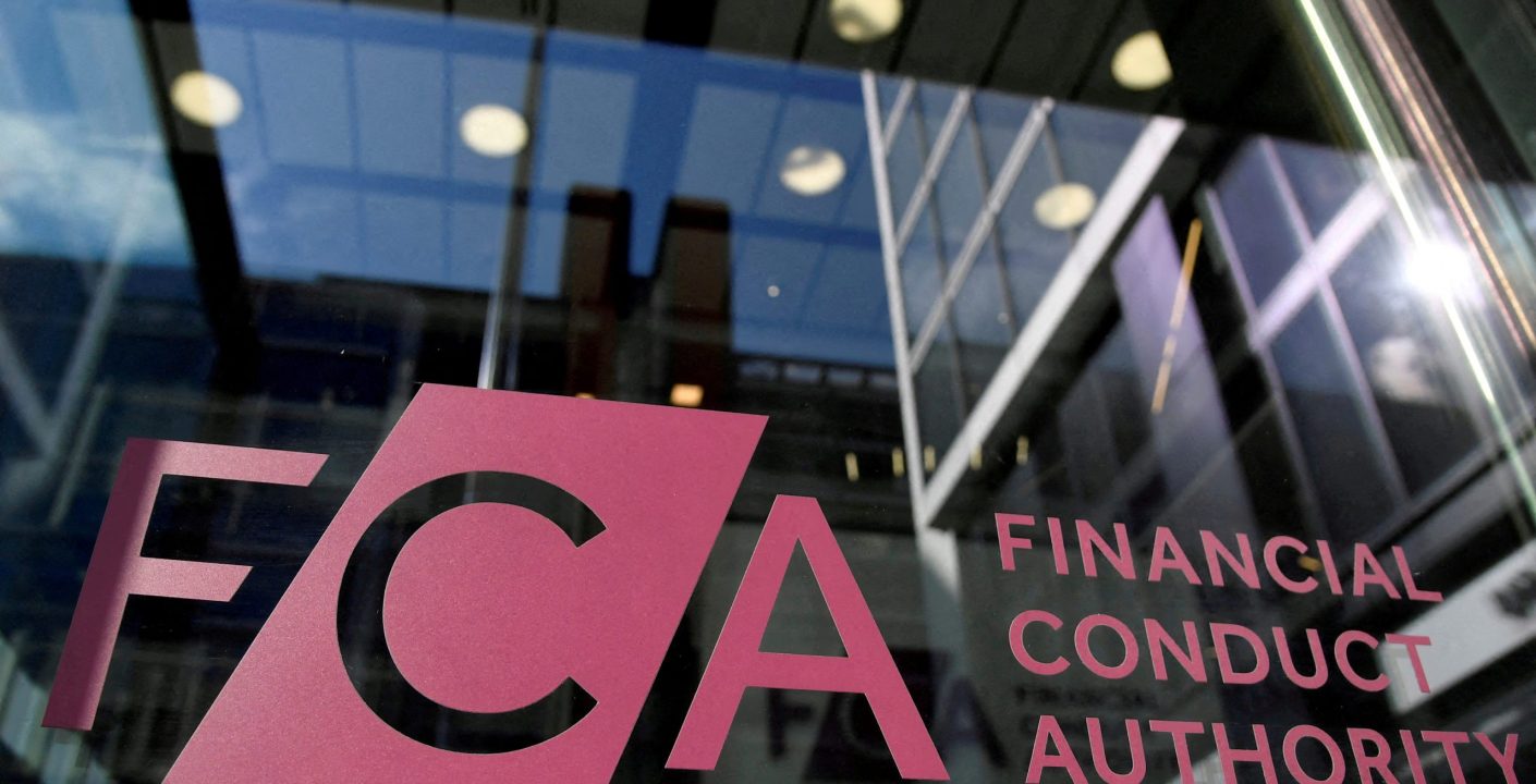 Regulación Financiera: FCA Actúa Contra Big Tech y Finfluencers