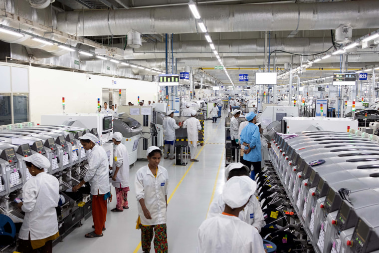 Foxconn ordena regreso de empleados chinos desde India