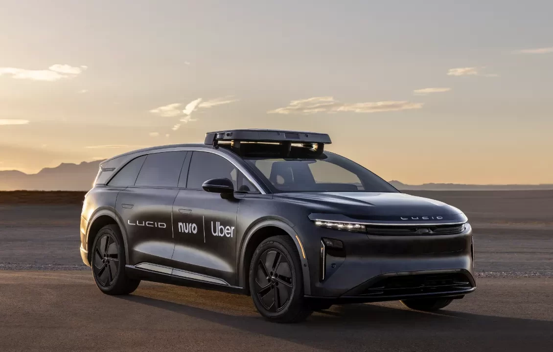 Uber Apuesta por Robotaxis de Lujo con Inversiones Multimillonarias