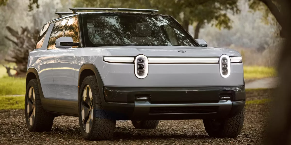 Ventas de EV y Inversión de $1B en Rivian Marcan el Camino del Transporte