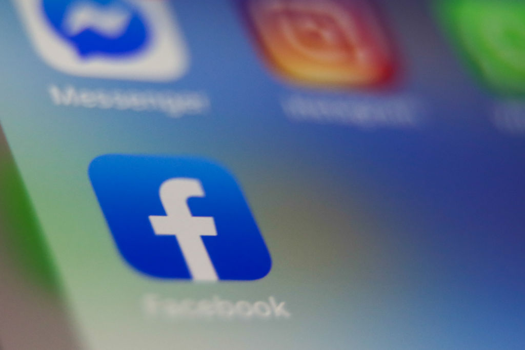 Meta intensifica acción contra contenido unoriginal en Facebook