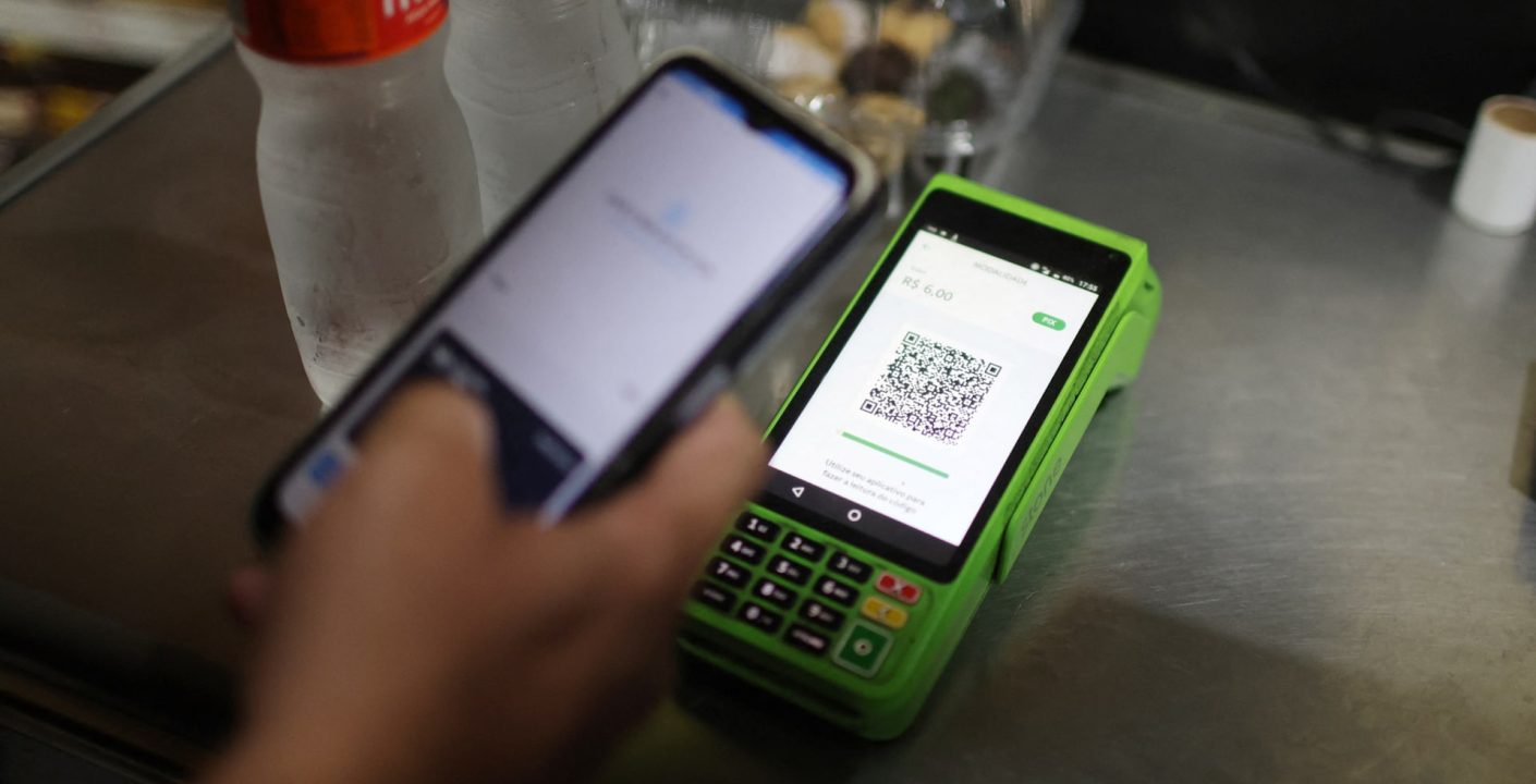 Mano Fantasma: Crecen Fraudes Digitales en Brasil con Pix