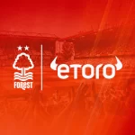 eToro asegura patrocinio deportivo con Nottingham Forest FC