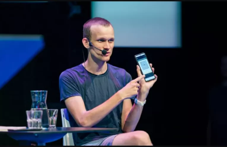 Vitalik Buterin Promueve la Tecnología Abierta para Mejorar la Confianza en Sectores Clave