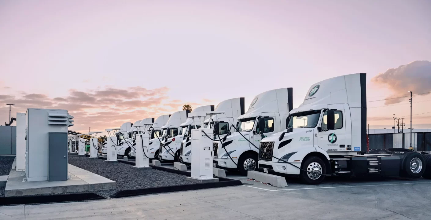 EV Real Estate: Revolucionando la Carga de Camiones Eléctricos en California