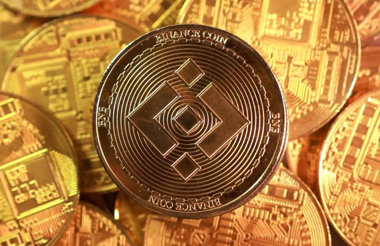 Binance Coin BNB Supera Temporalmente a UBS: Un Giro en las Finanzas
