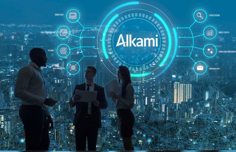 Red Rocks y Alkami Transforman la Banca Digital