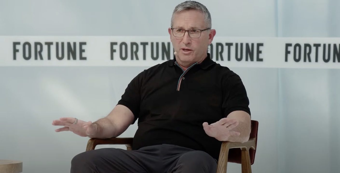 Oura Aclara Controversia Sobre Datos con Gobierno y Palantir