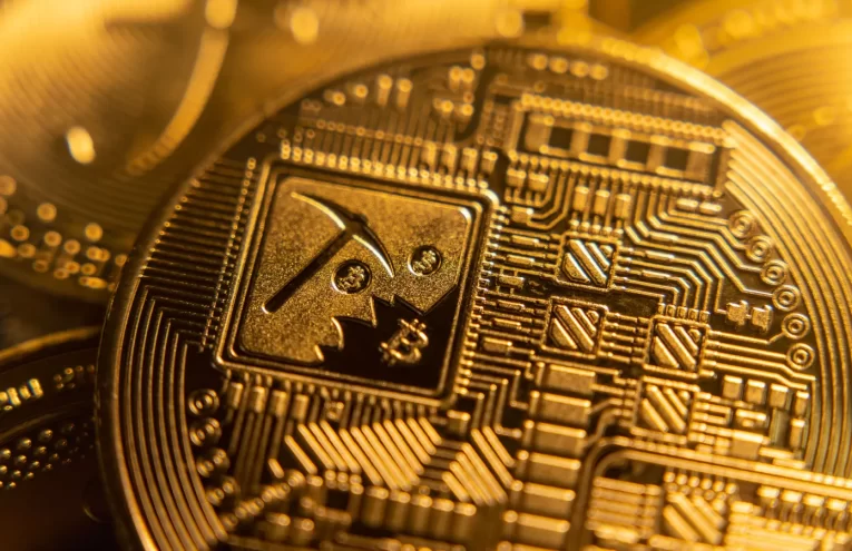 Crypto Activo: Visa Expande Uso Global Mientras Kuwait Advierte Riesgos