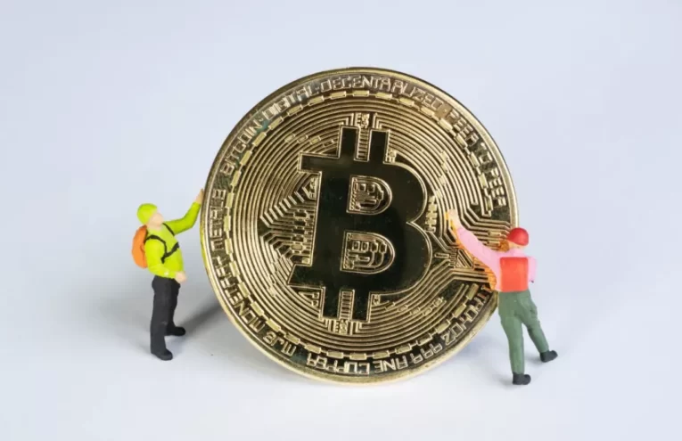 Bitcoin se Acerca al Umbral de los 100,000 Dólares: ¿Una Oportunidad de Compra?