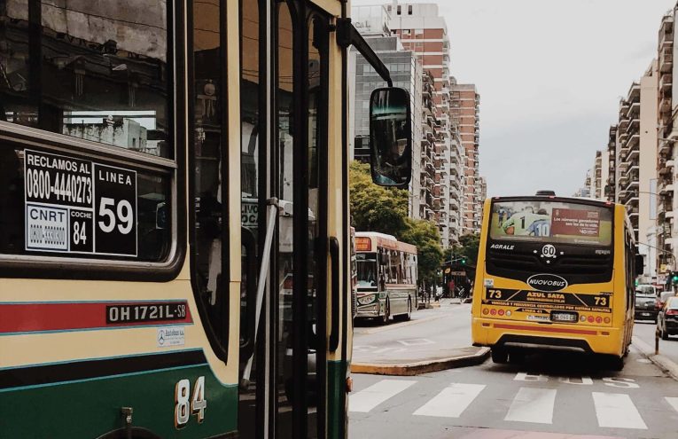 Argentina Moderniza Pagos Digitales en Transporte Público