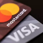 Visa y Mastercard ajustan pagos digitales por presiones antimonopolio