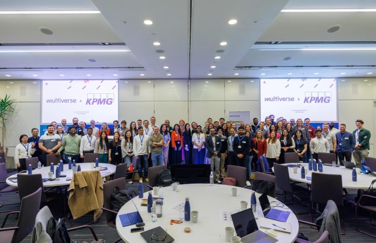KPMG UK y Multiverse Transforman los Servicios con Capacitación en AI