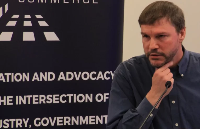 Bitcoin Frente a Desafíos Jurídicos Según Nick Szabo