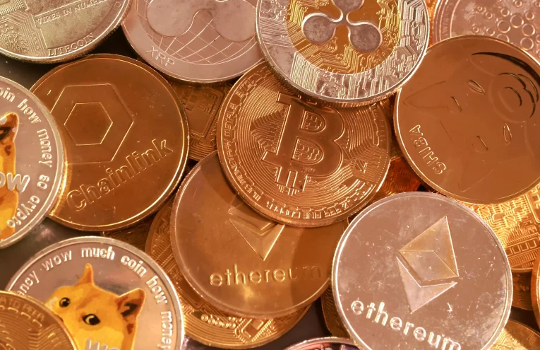 Veto Cripto en Polonia: Contratiempos en la Regulación Digital