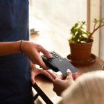 Reino Unido flexibiliza límites en pagos contactless