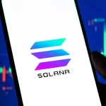 Solana bajo presión: Caída de futuros y dependencia de memecoins