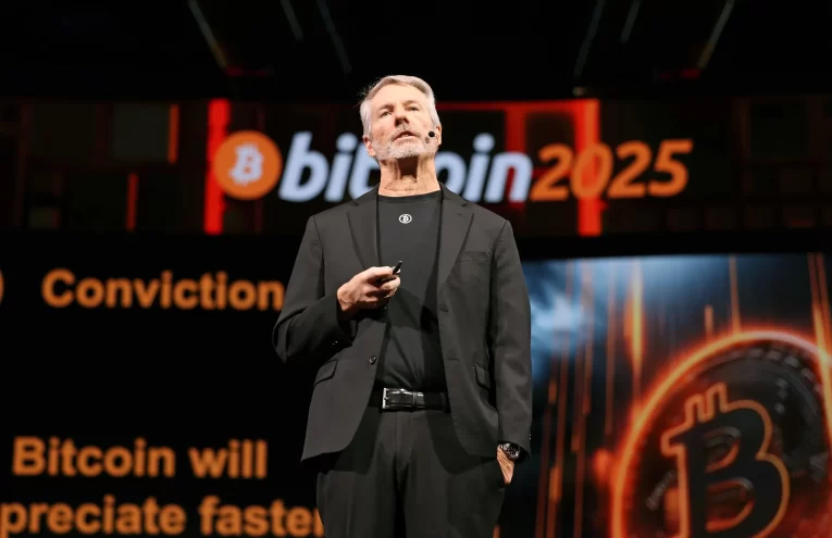 Acumulación BTC: Strategy se aproxima a los 750,000 Bitcoin