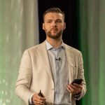 Fraude SafeMoon: Exdirector Braden Karony Sentenciado a 8 Años